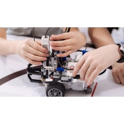 Escola Municipal Monsenhor Ivo Zanlorenzi retoma aulas de Robótica